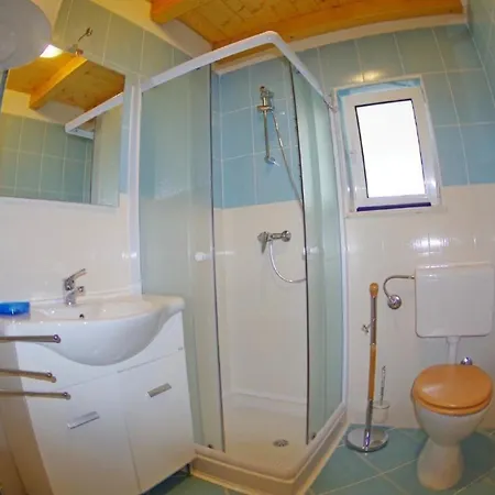 Apartament In Mit Gemeinsamem Pool, Terrasse Und Grill